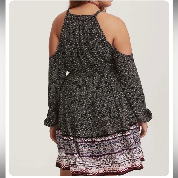 Torrid Border Print Challis Cold Shoulder Dress size 0 equivalent large 12 - Picture 2 of 11